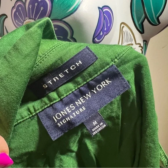 Jones New York Green Collared Blouse - Picture 4 of 4